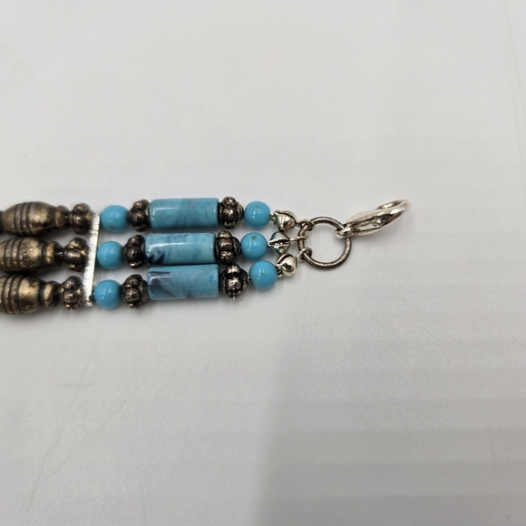 7.5 Inch Silver Plated Premier Designs Faux Turquoise Bracelet - Picture 4 of 6